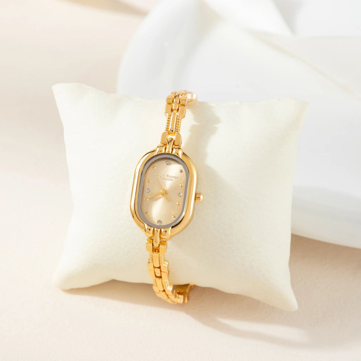 Viktorija Oval Guld