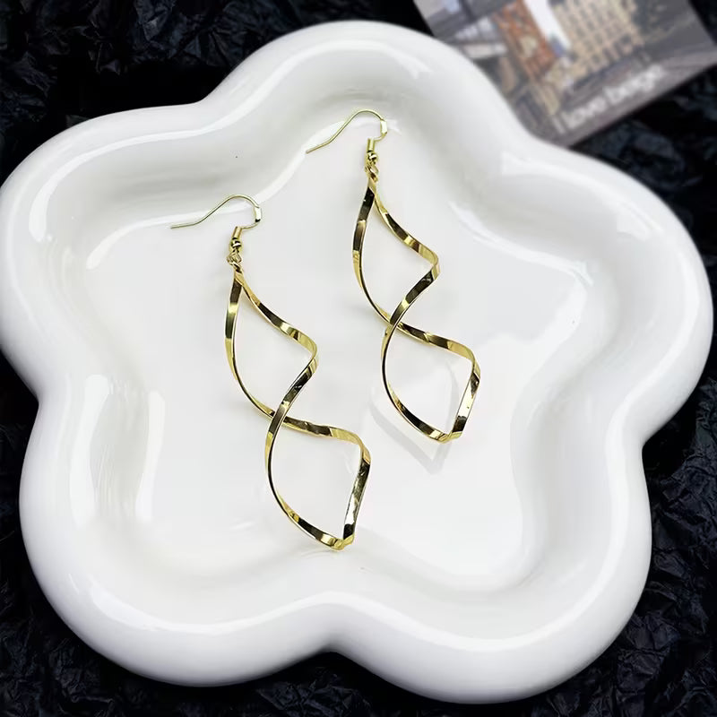 Spiral dangle auskarai | Auksinis