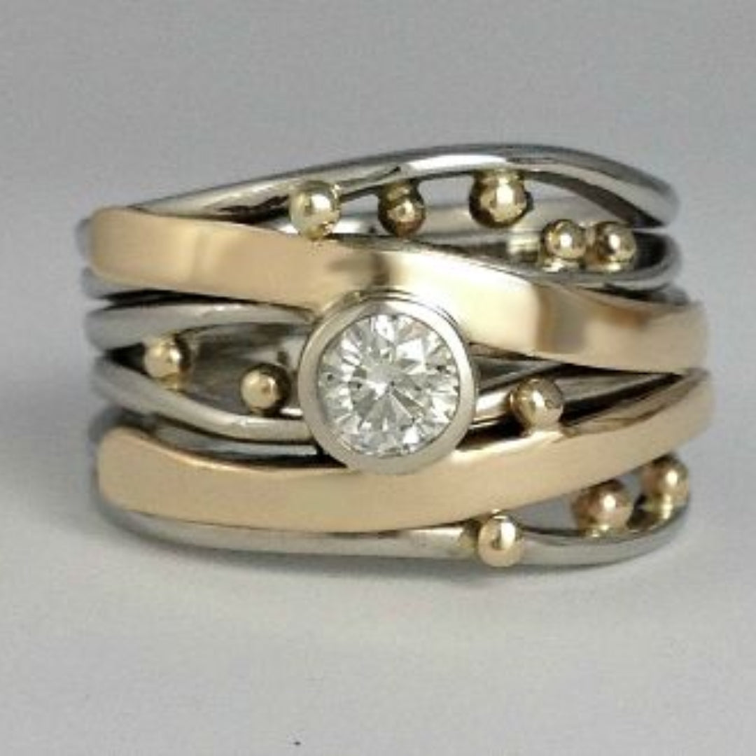 Elegantiškas auksinis žiedas su cirkoniu ir rafinuota vidine puse