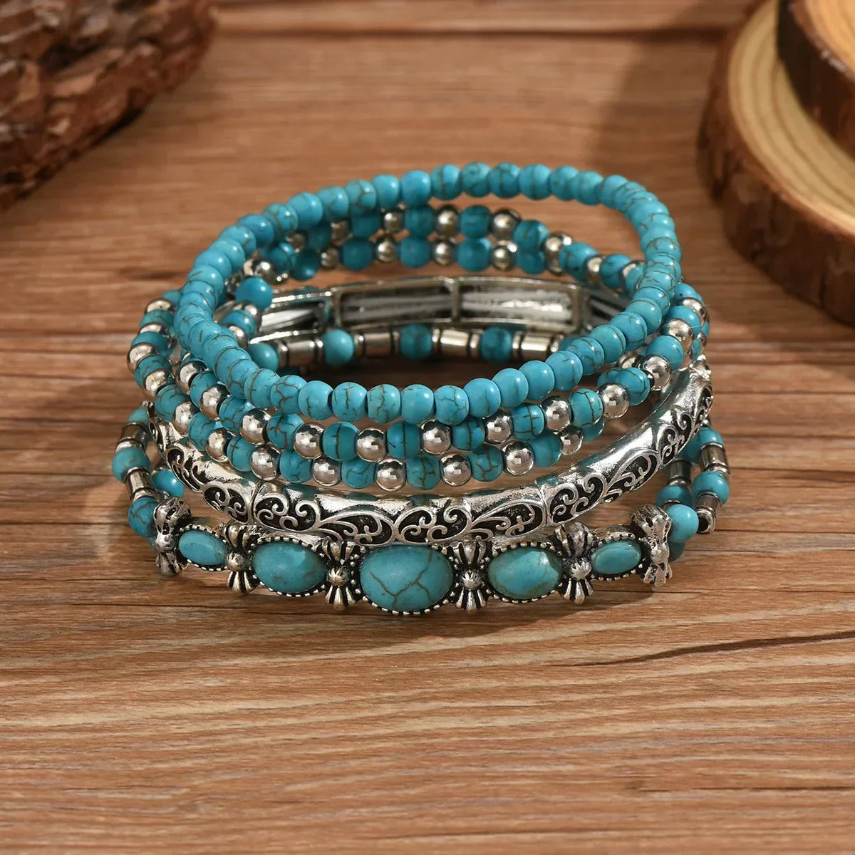 Boho stiliaus apyrankių rinkinys su turkio spalvos perlais
