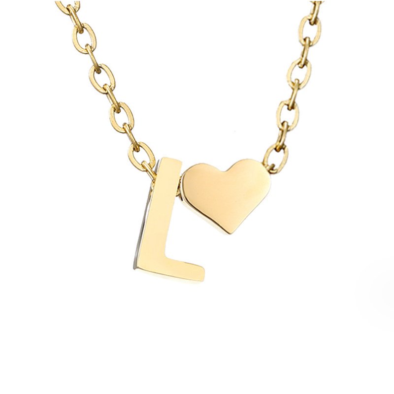 Nesenstanti grandinėlė su inicialu ir širdelės pakabuku