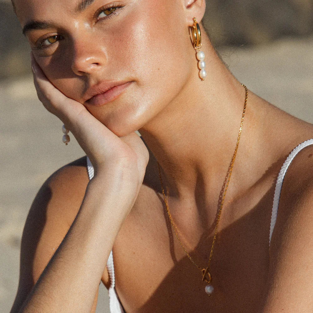 Isla Sol perlo vėrinys su segtuku