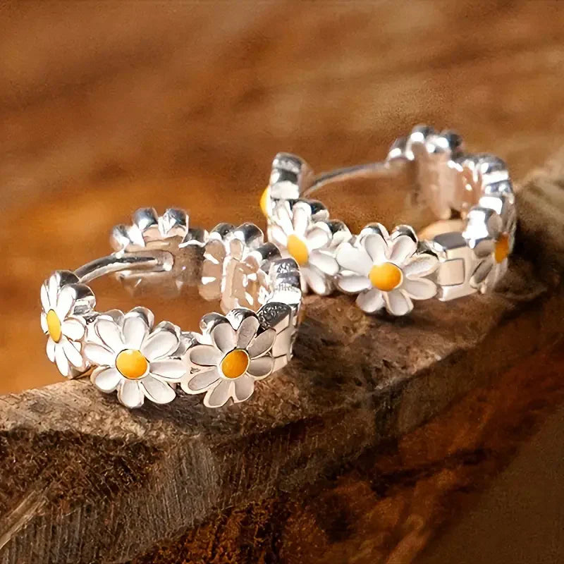 Elegantiški daisy žiediniai auskarai | Baltas auksinis