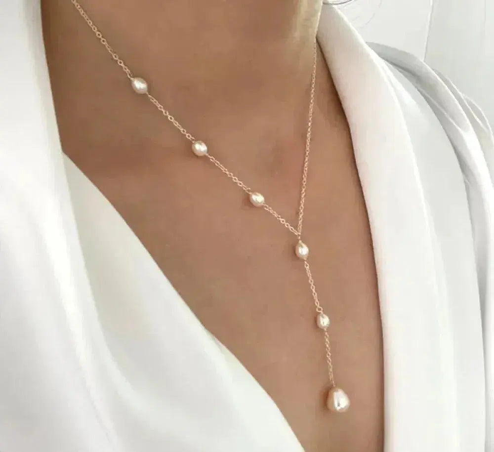 Elegantiška vintažinė grandinėlė su pakabuku ir perlais